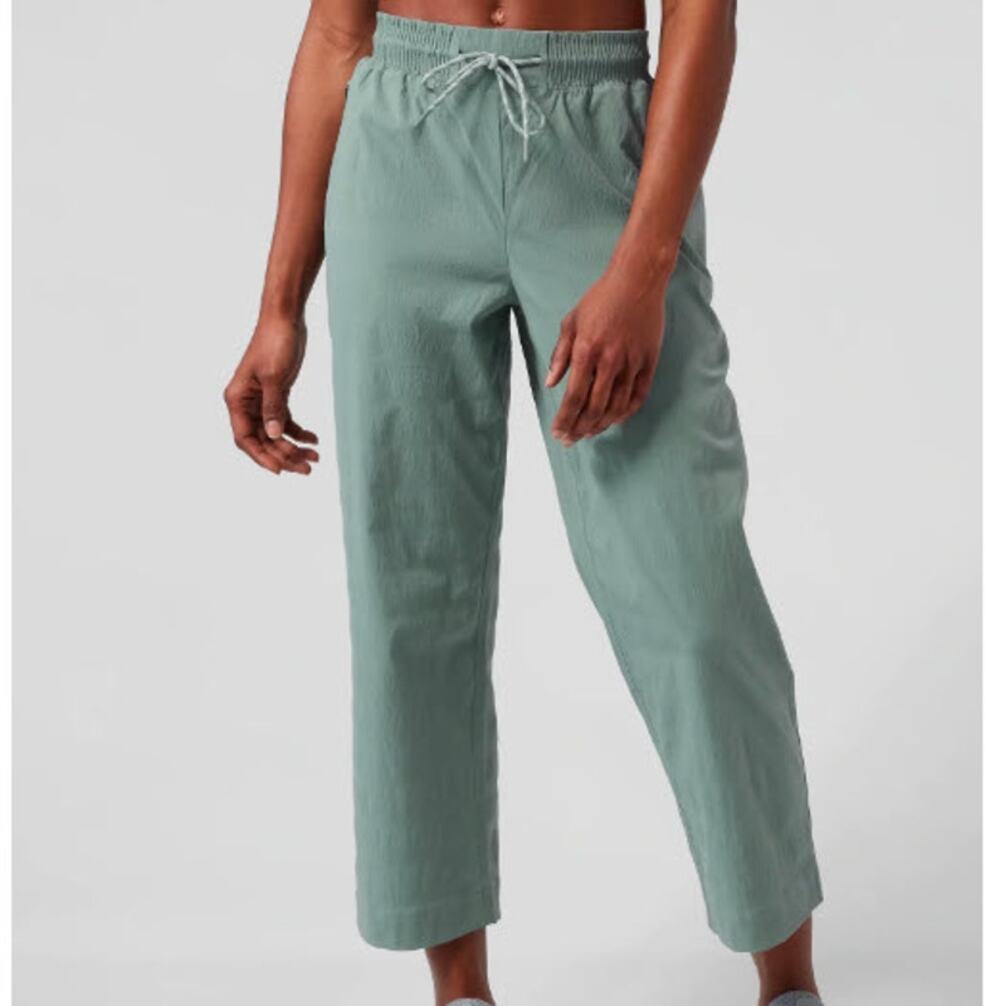 Athleta Trekkie Straight Sage Crop 6